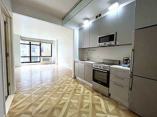 1st image of 316 E 3rd St APT 4C