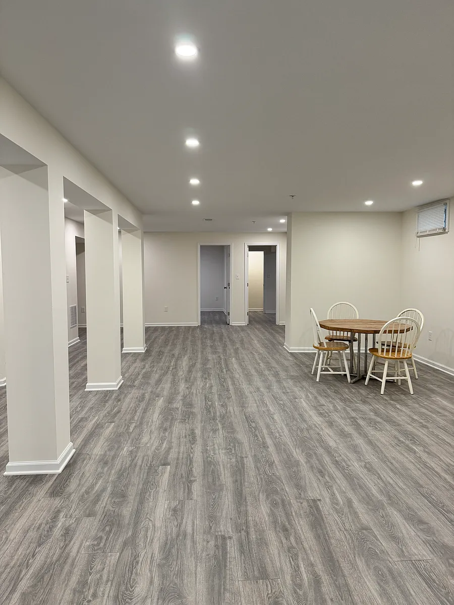Building Photo - 10112 Preakness Dr