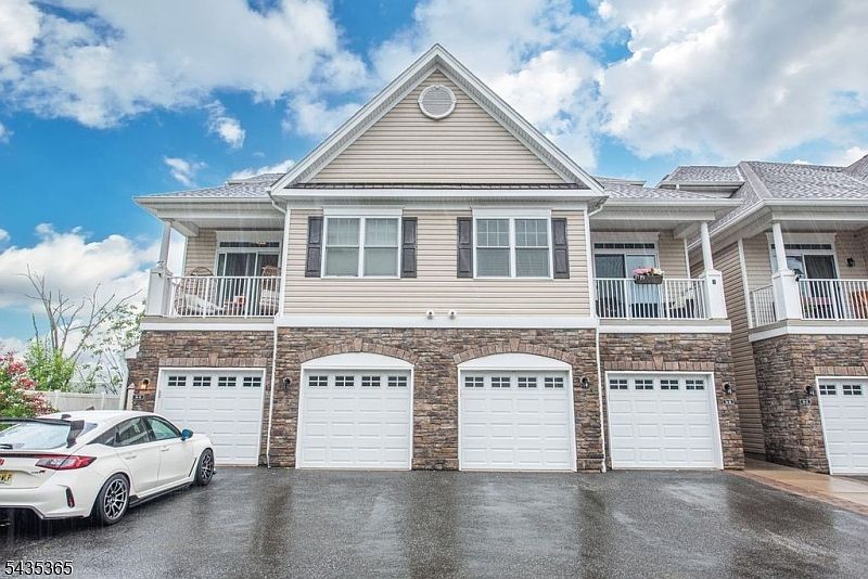 1st image of 36 Elston Ct