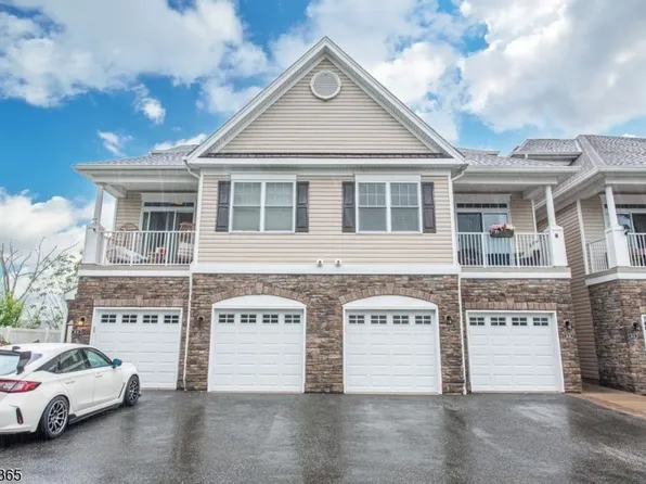 36 Elston Ct, Wanaque Boro, NJ 07420