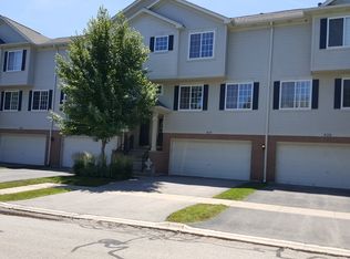 424 Evergreen Cir, Gilberts, IL 60136