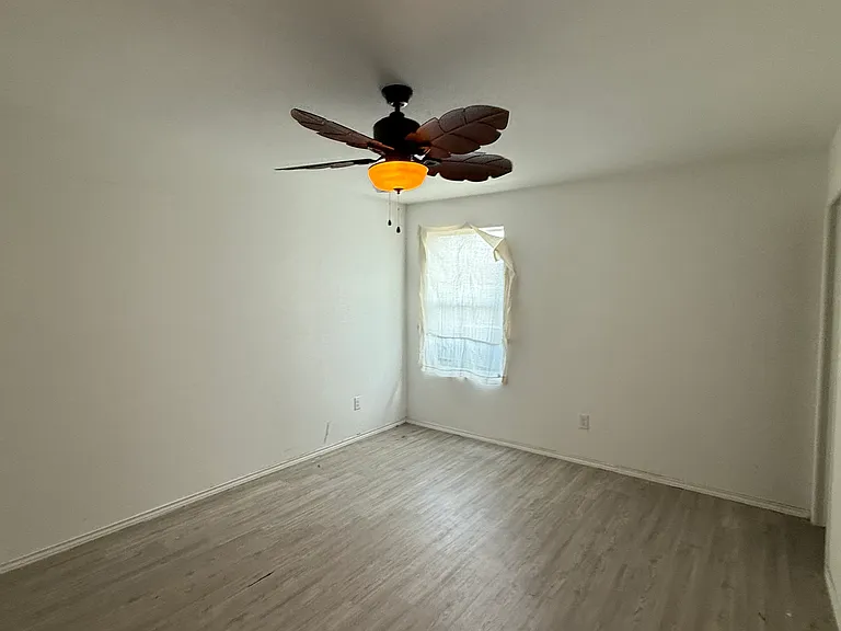 2753 Green Finch — Photo 4