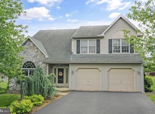 15 Connecticut Ave, Sinking Spring, PA 19608