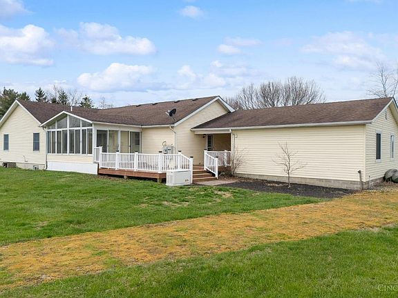 4th image of 619 Sycamore Rd