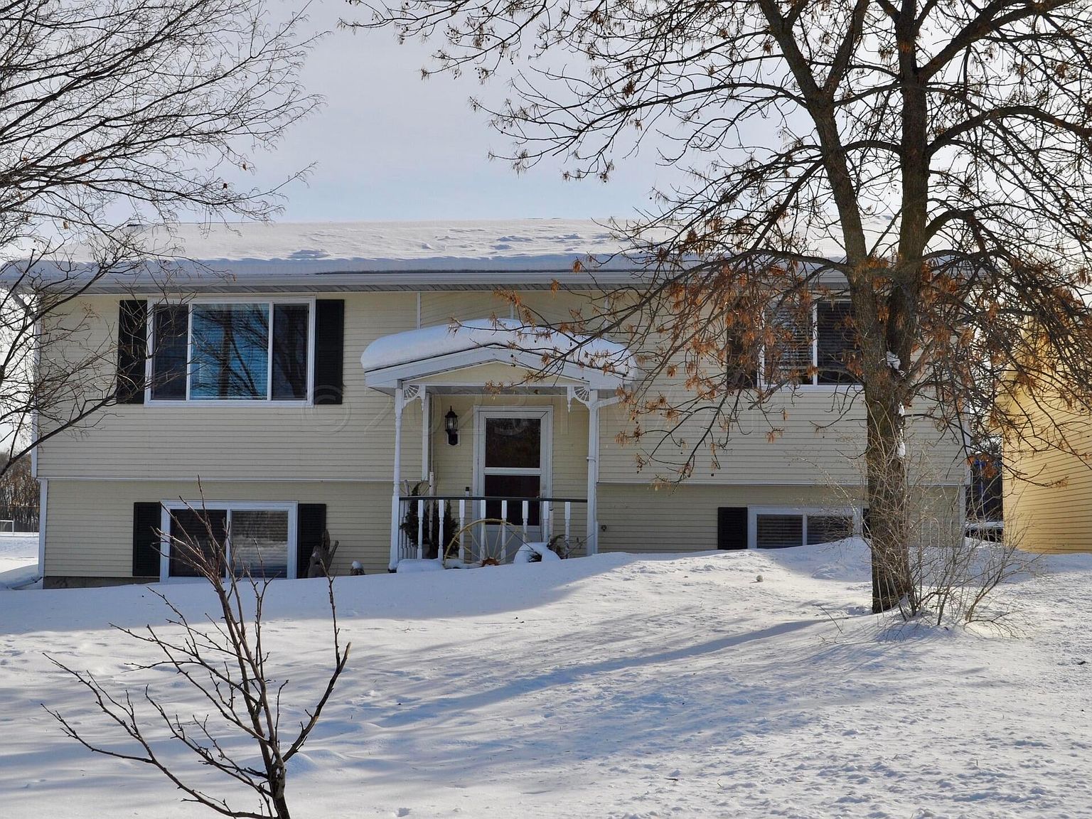 609 Broadway Ave, Detroit Lakes, MN 56501 Zillow