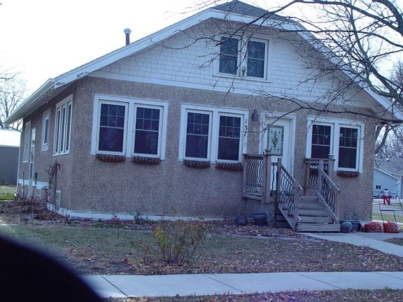 2nd image of 137 N Park St NE