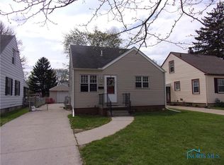 2526 Granton Pl, Oregon, OH 43616