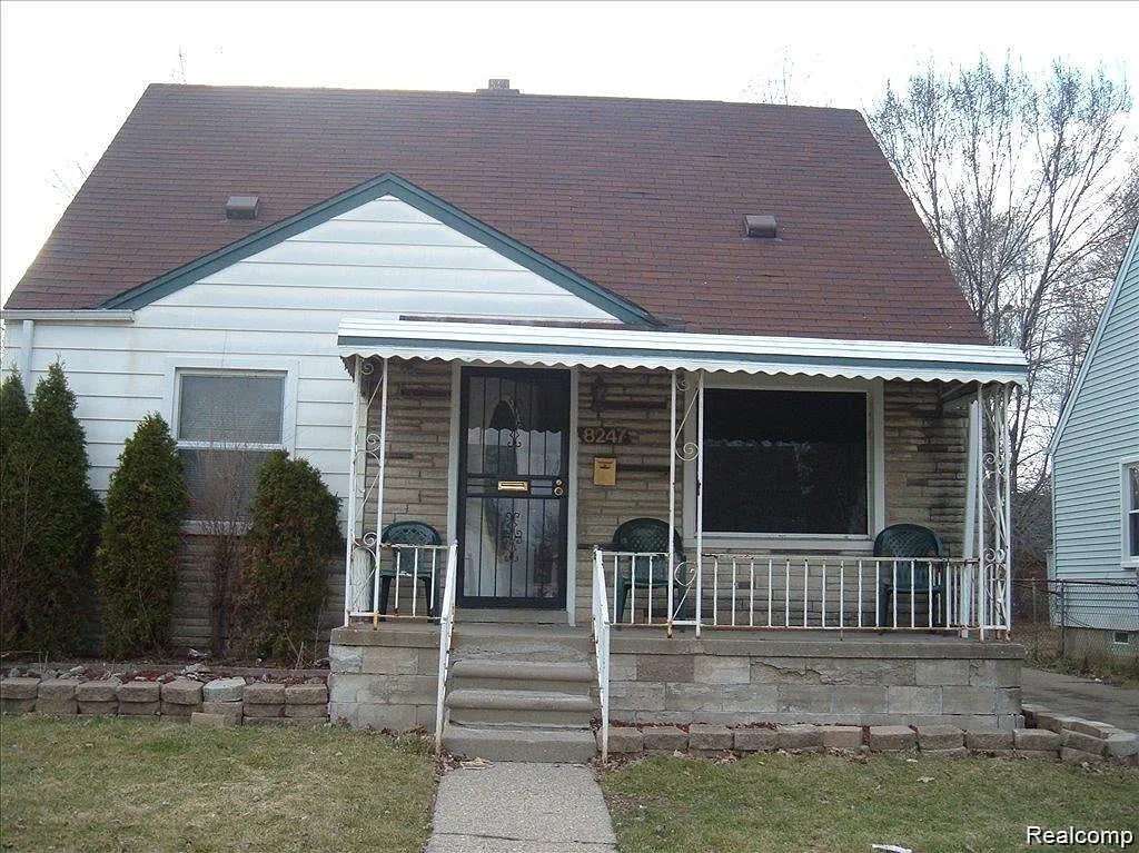8247 Heyden St photo 1