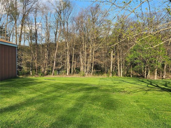 935 Rockdale Rd, Butler, PA 16002