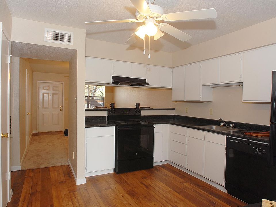 1st image of 1600 Welsh Ave APT 274