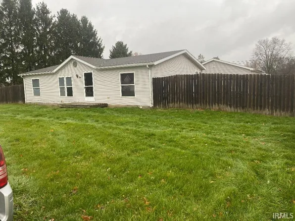 305 High St, Matthews, IN 46957