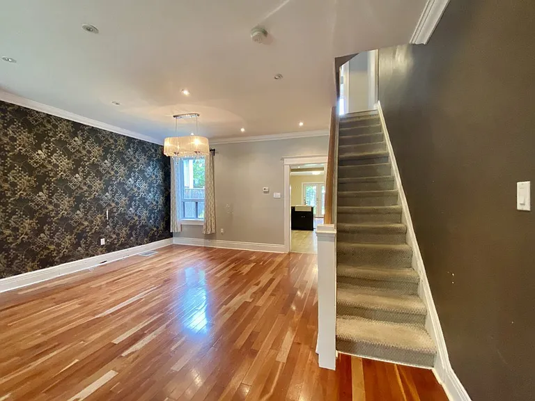 85 Arundel Ave — Photo 11