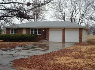 1360 E Sammy Ln, Springfield, MO 65804