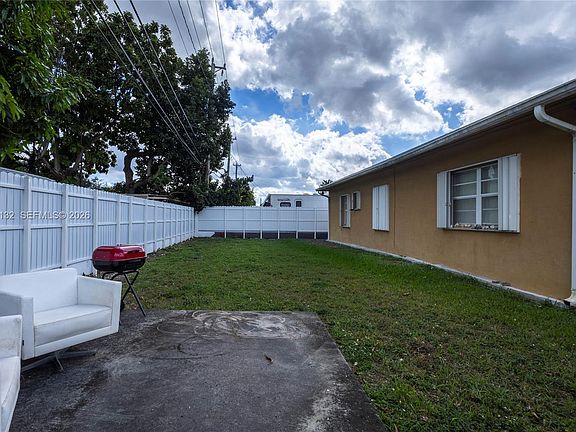 5th image of 4151 SW 112th Ct