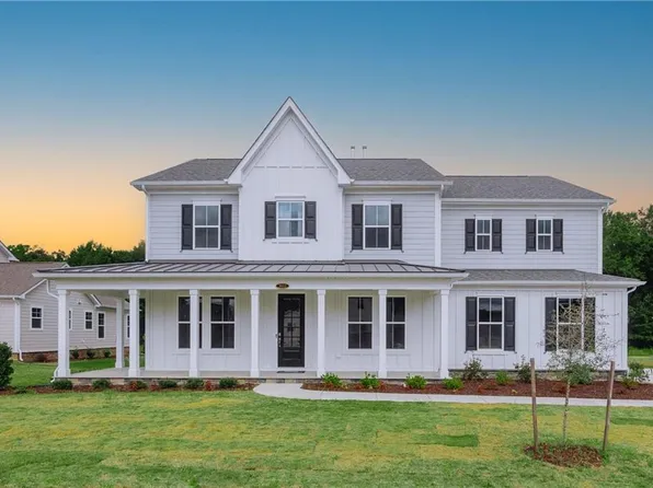 158 Long Cove Dr, Suffolk, VA 23435