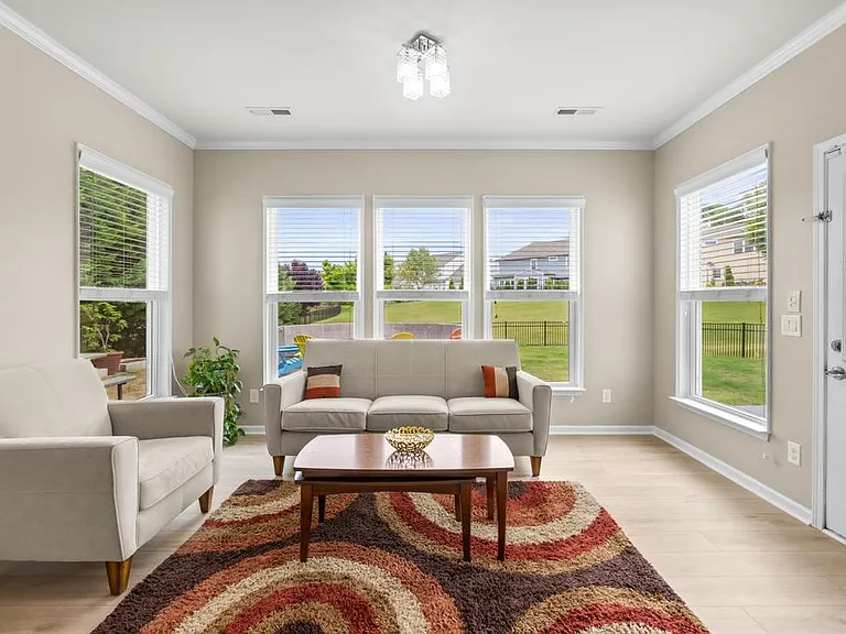 1084 Crescent Moon Dr — Photo 17