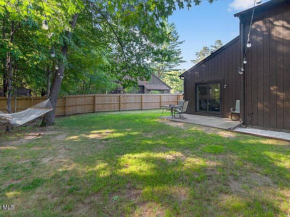 4th image of 62 Pepperbush Place