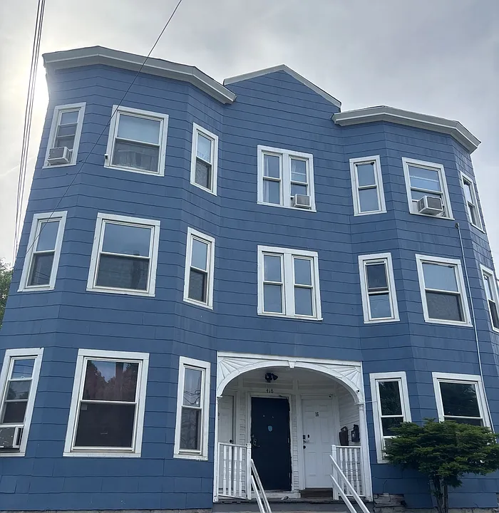 418 Mill St #2S