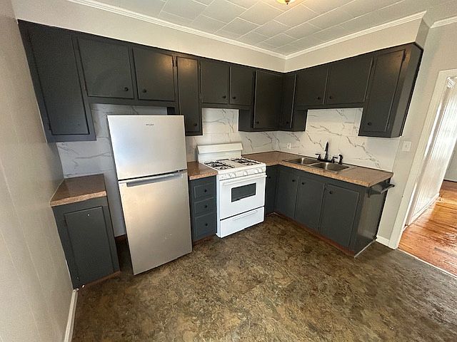 2nd image of 19 Clement St #1E