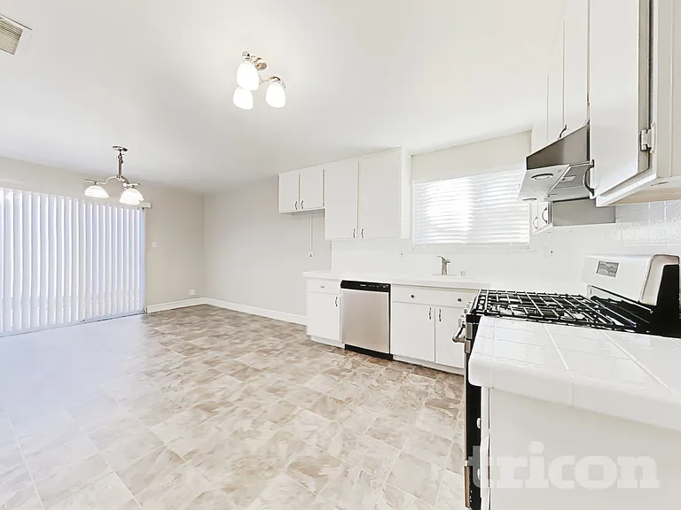 4673 Tallyho Dr — Photo 6