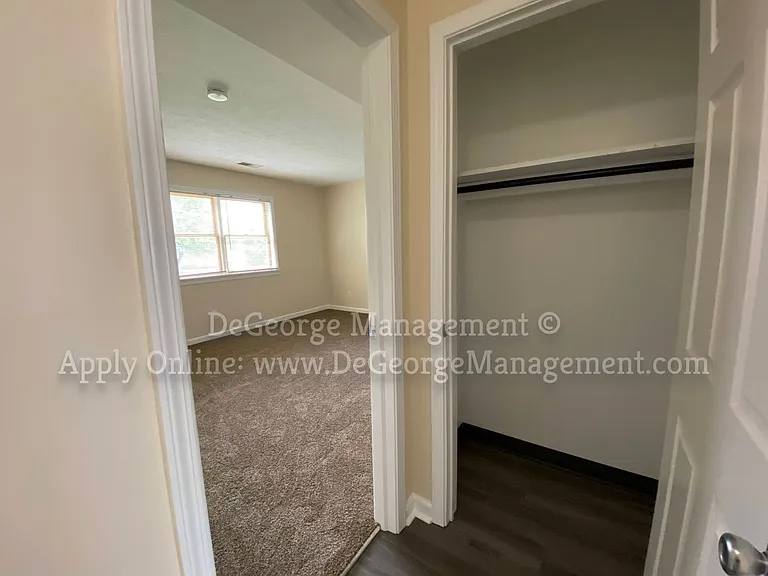 Burdick Estates Apartments — Photo 73