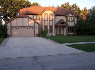 26970 Cranden Dr, Perrysburg, OH 43551
