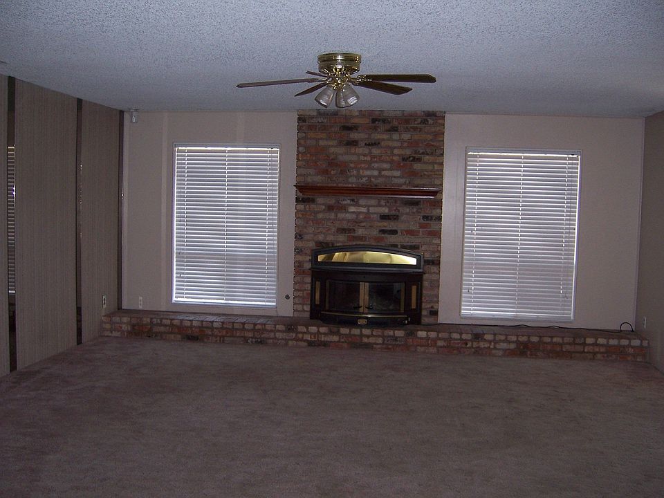 2nd image of 849 N Arbor Dr
