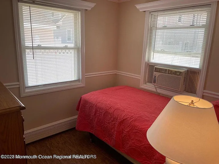 15 Elizabeth Ave — Photo 7
