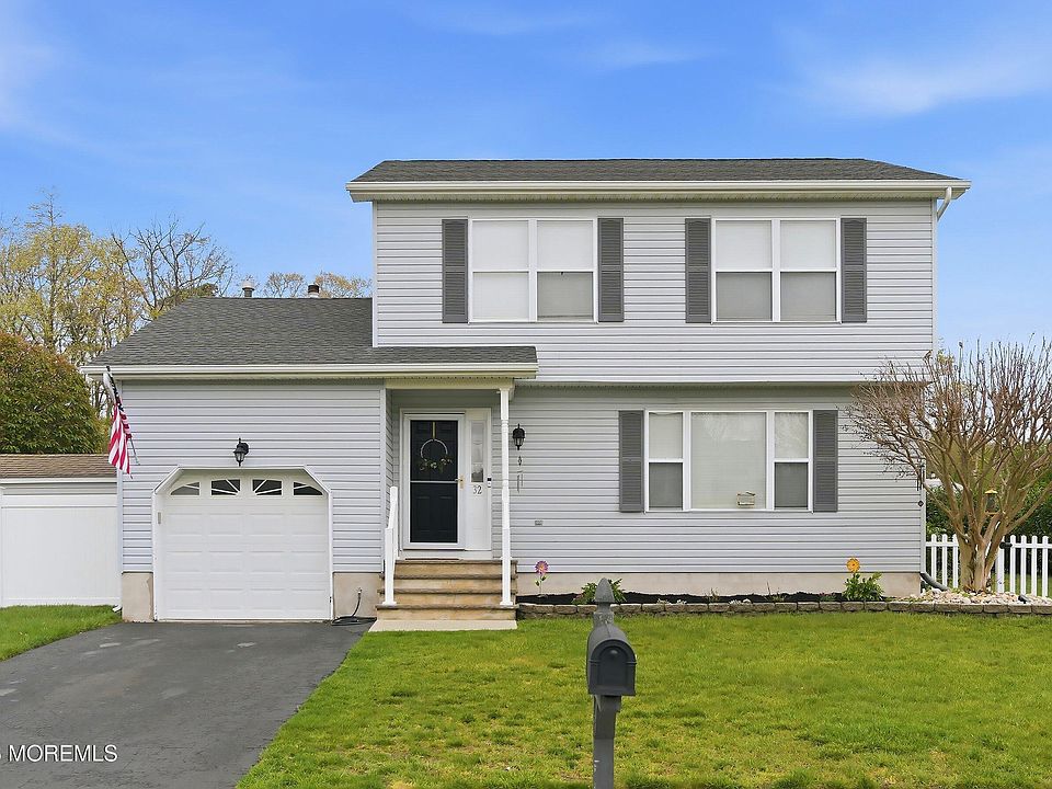 1st image of 32 Bronia Street