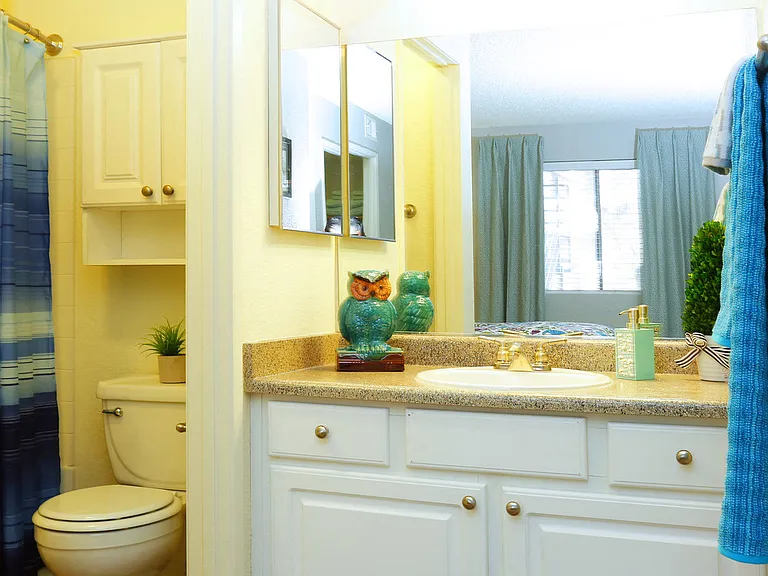 Bay Breeze Apartments — Photo 12
