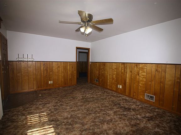 4th image of 809 Fredrick Dr