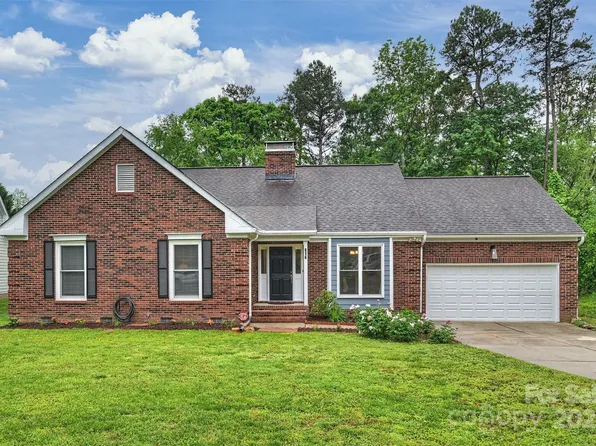 616 Trailing Rock Dr, Charlotte, NC 28214