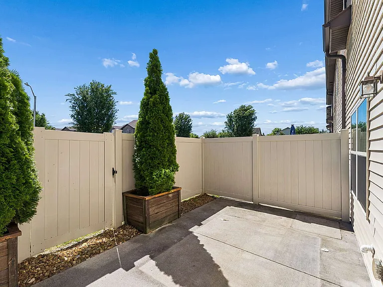4113 Suntropic Ln — Photo 20