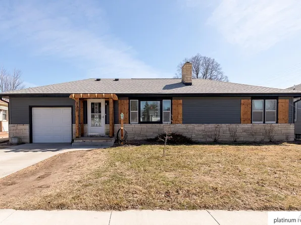 830 N Grant St, Fremont, NE 68025