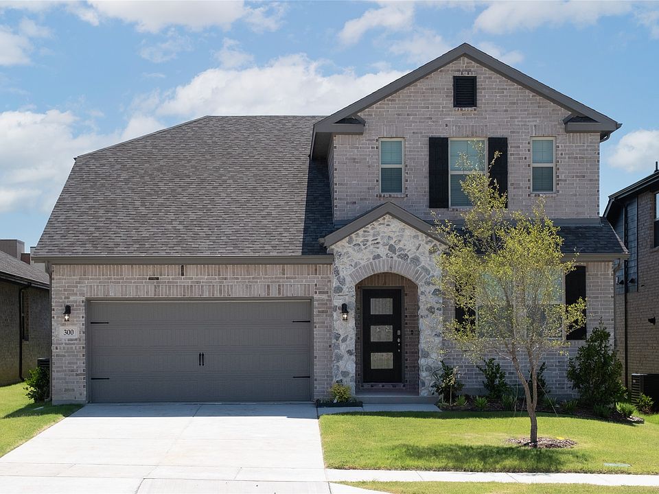 1st image of 300 Thorn Creek Dr