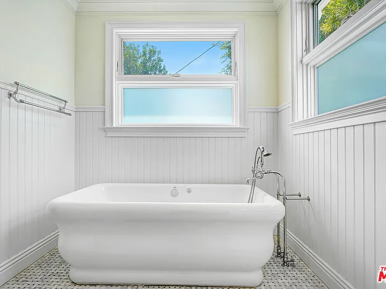 11540 Clover Ave — Photo 28