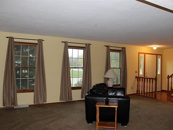 3rd image of 4305 Tanglewood Dr