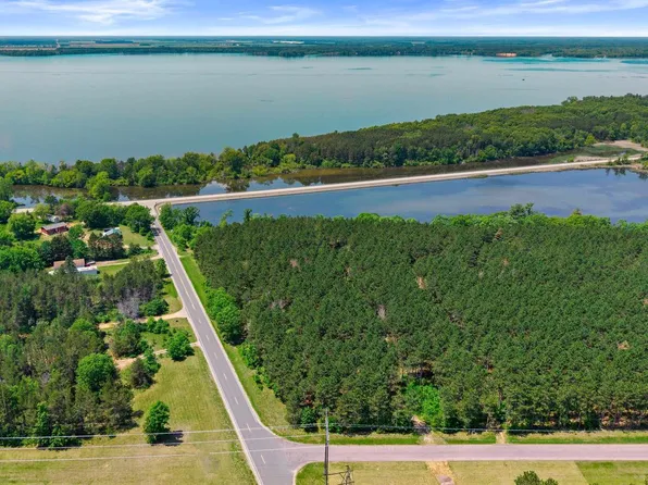 399 Twin Lakes Trail #1, Nekoosa, WI 54457