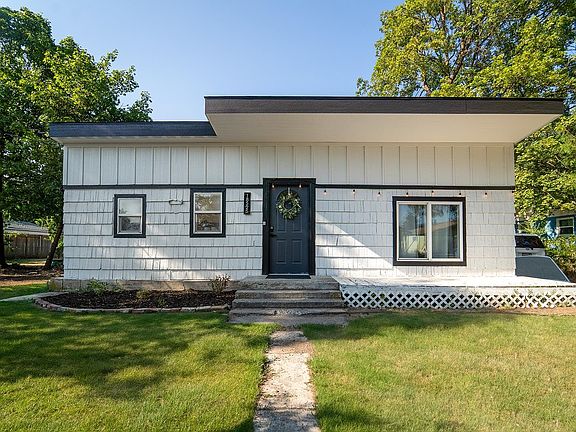 3rd image of 18525 E Sinto Ave