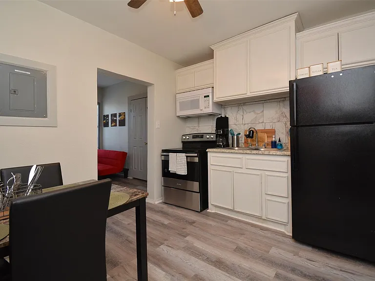 7124 Avenue F #2 — Photo 5
