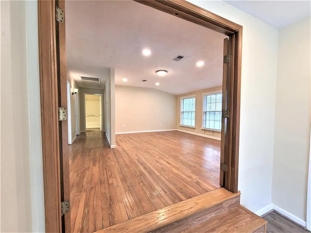 503 Riveredge — Photo 4