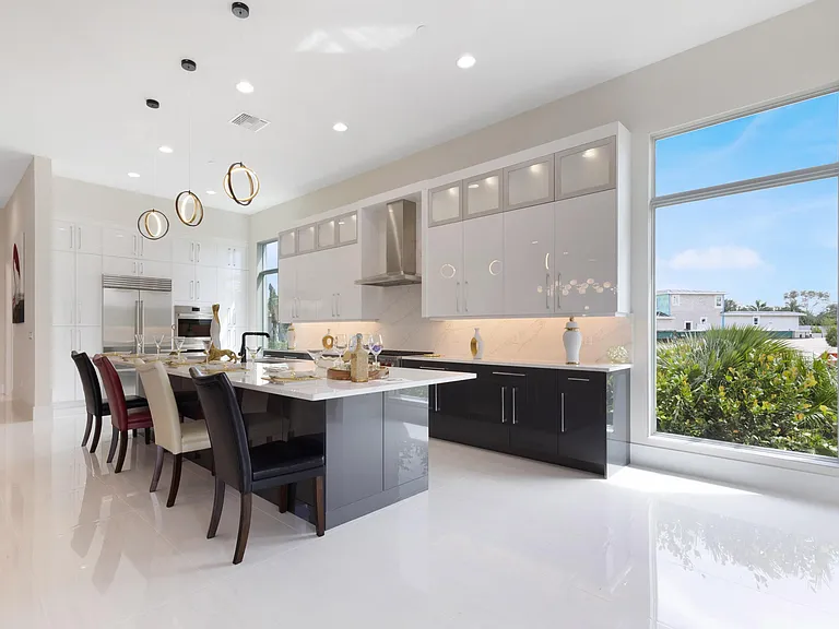 9124 Coral Isles Cir — Photo 18