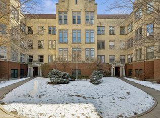 621 W Addison St #2, Chicago, IL 60613