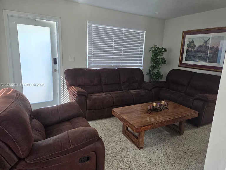 9228 SW 37th St #9228 — Photo 5