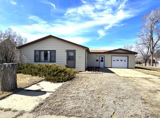607 4th Ave W, Lemmon, SD 57638