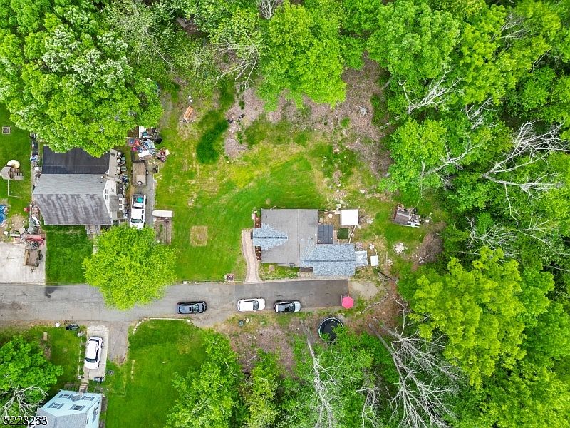 5 Colonial Rd, Budd Lake, NJ 07828 MLS 3846164 Zillow