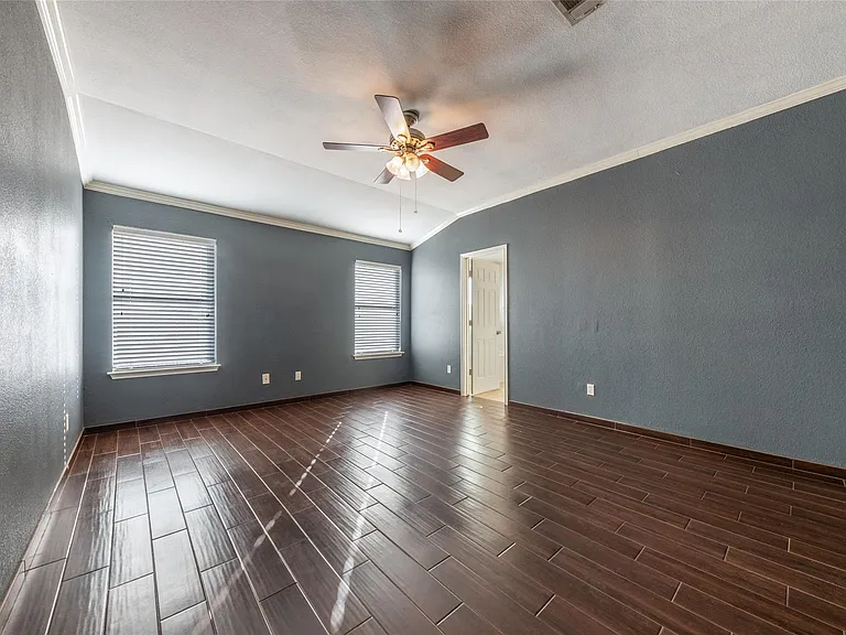 207 Baldwin St — Photo 11