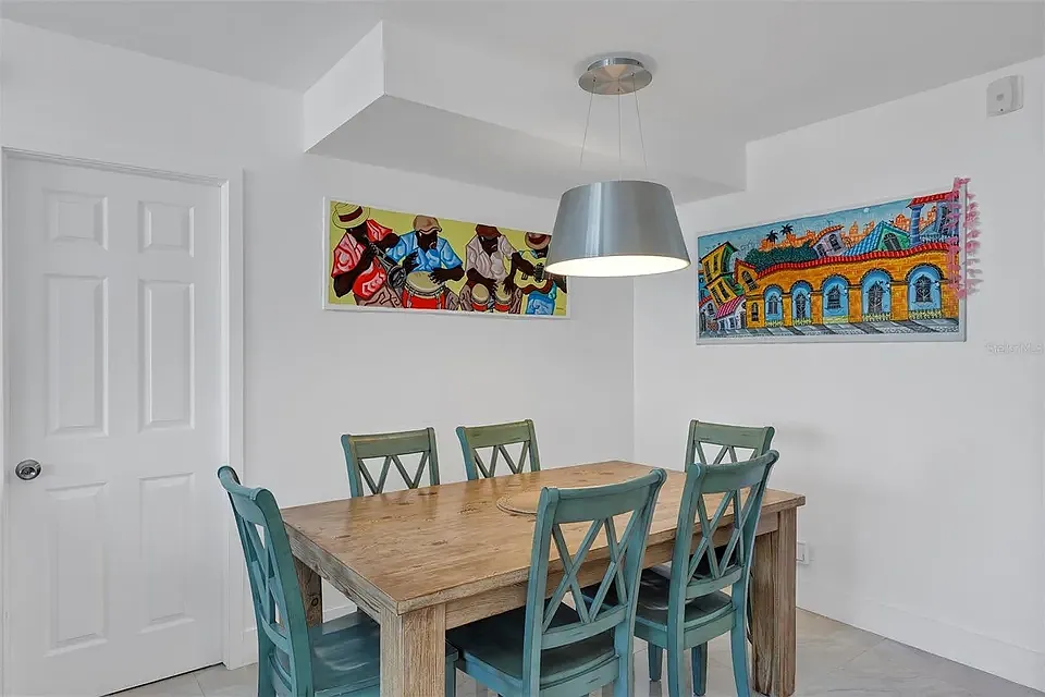 2 bed, 2.0 bath, 1192 sqft, $3,300 — Photo 3