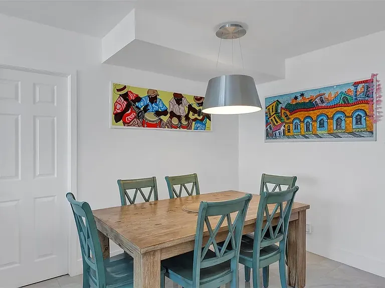 1001 91st St #606 — Photo 3