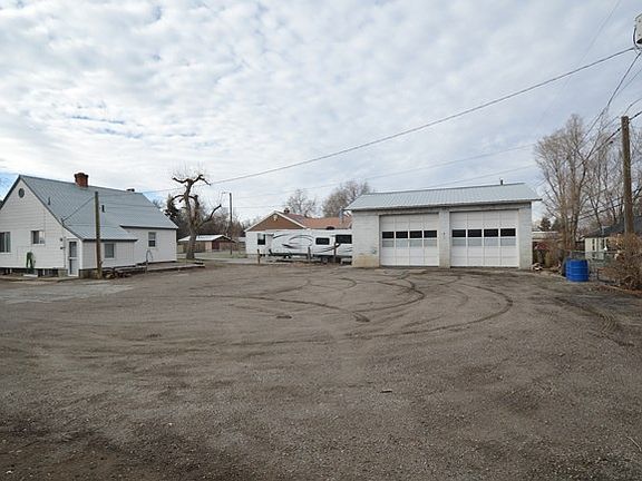 3rd image of 495 E 17th St